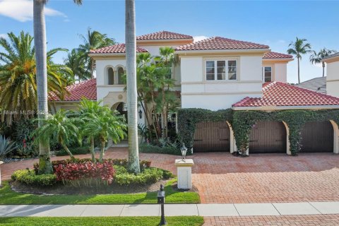 House in Palm Beach Gardens, Florida 5 bedrooms, 561.59 sq.m. № 1971278 - photo 1