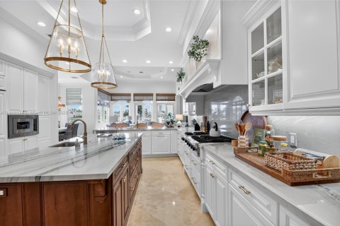 House in Palm Beach Gardens, Florida 5 bedrooms, 561.59 sq.m. № 1971278 - photo 23