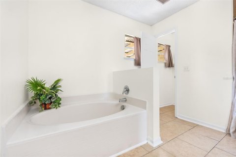 Casa en venta en Spring Hill, Florida, 4 dormitorios, 195.84 m2 № 1846923 - foto 22