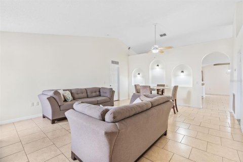 Casa en venta en Spring Hill, Florida, 4 dormitorios, 195.84 m2 № 1846923 - foto 6