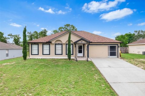 Casa en venta en Spring Hill, Florida, 4 dormitorios, 195.84 m2 № 1846923 - foto 1