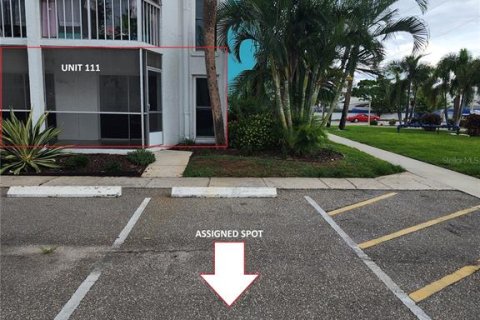 Купить кондоминиум в Сент-Питерсберг, Флорида 3 комнаты, 106.37м2, № 1898841 - фото 3