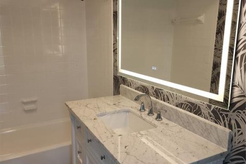 Купить кондоминиум в Сент-Питерсберг, Флорида 3 комнаты, 106.37м2, № 1898841 - фото 11