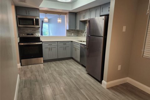 Купить кондоминиум в Сент-Питерсберг, Флорида 3 комнаты, 106.37м2, № 1898841 - фото 5