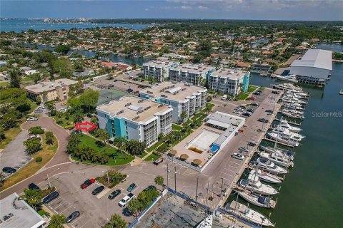 Купить кондоминиум в Сент-Питерсберг, Флорида 3 комнаты, 106.37м2, № 1898841 - фото 1