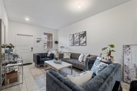Touwnhouse à vendre à Miami, Floride: 4 chambres, 169.08 m2 № 1823649 - photo 11