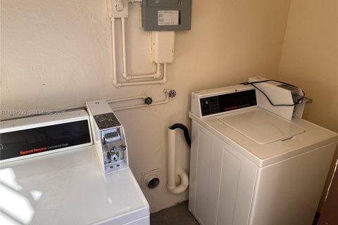 Appartement à louer à Davie, Floride: 2 chambres, 382.39 m2 № 2024216 - photo 18