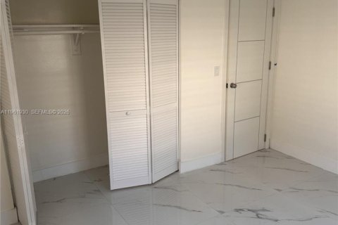 Appartement à louer à Davie, Floride: 2 chambres, 382.39 m2 № 2024216 - photo 15