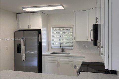Appartement à louer à Davie, Floride: 2 chambres, 382.39 m2 № 2024216 - photo 5