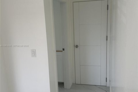 Appartement à louer à Davie, Floride: 2 chambres, 382.39 m2 № 2024216 - photo 9