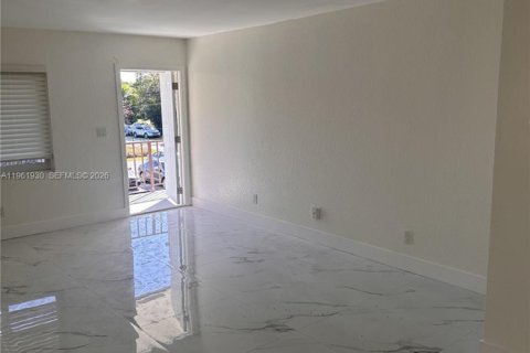 Appartement à louer à Davie, Floride: 2 chambres, 382.39 m2 № 2024216 - photo 3