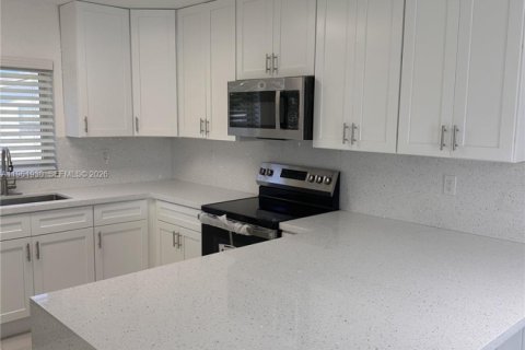 Appartement à louer à Davie, Floride: 2 chambres, 382.39 m2 № 2024216 - photo 4