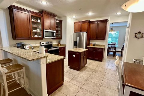 Townhouse in Dunedin, Florida 3 bedrooms, 226.22 sq.m. № 1905441 - photo 13
