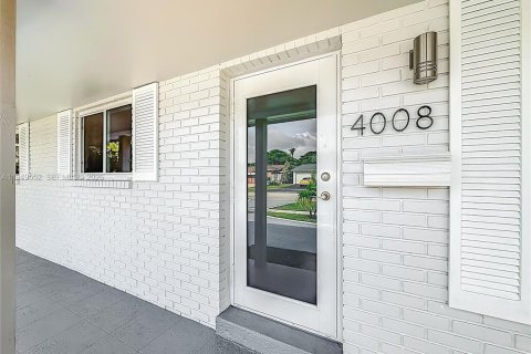 Снять в аренду виллу или дом в Холливуд, Флорида 3 спальни, 148.09м2, № 2005511 - фото 4