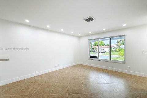 Снять в аренду виллу или дом в Холливуд, Флорида 3 спальни, 148.09м2, № 2005511 - фото 12