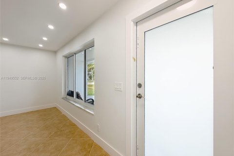 Снять в аренду виллу или дом в Холливуд, Флорида 3 спальни, 148.09м2, № 2005511 - фото 6