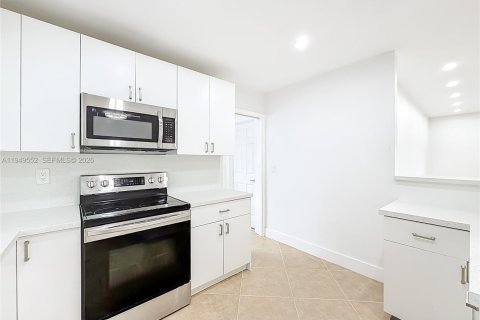 Снять в аренду виллу или дом в Холливуд, Флорида 3 спальни, 148.09м2, № 2005511 - фото 14