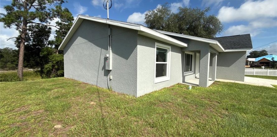 Casa en Ocklawaha, Florida 3 dormitorios, 122.54 m2 № 2299327