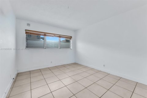 Copropriété à louer à North Miami Beach, Floride: 1 chambre, 74.32 m2 № 1976694 - photo 15