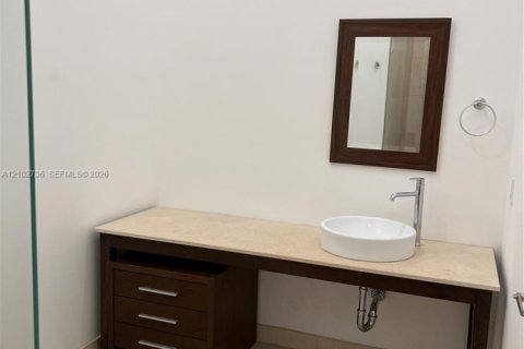 Copropriété à louer à Miami, Floride: 1 chambre, 67.45 m2 № 2417468 - photo 2