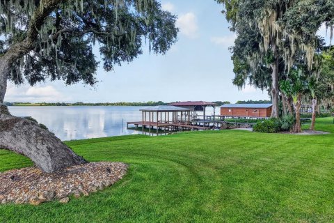 Casa en venta en Mount Dora, Florida, 4 dormitorios, 418.43 m2 № 2386074 - foto 13