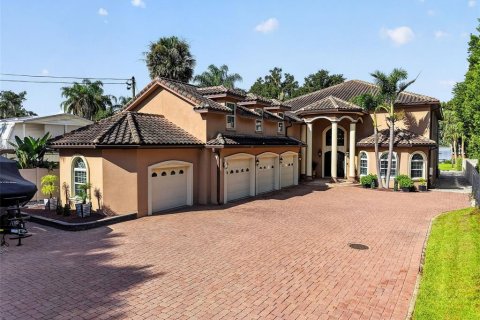 Casa en venta en Mount Dora, Florida, 4 dormitorios, 418.43 m2 № 2386074 - foto 2