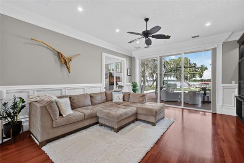 Casa en venta en Mount Dora, Florida, 4 dormitorios, 418.43 m2 № 2386074 - foto 4