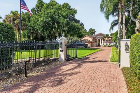 Casa en venta en Mount Dora, Florida, 4 dormitorios, 418.43 m2 № 2386074 - foto 12