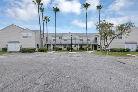 Condo in Orlando, Florida, 2 bedrooms  № 1876307 - photo 6