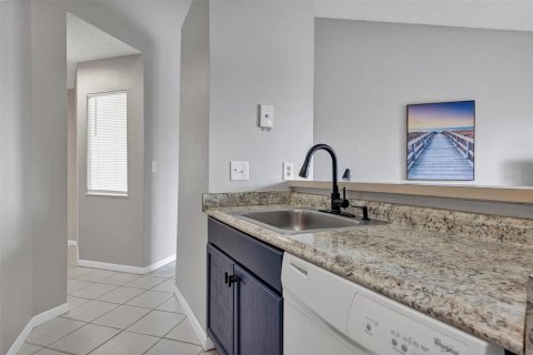 Condo in Orlando, Florida, 2 bedrooms  № 1876307 - photo 14