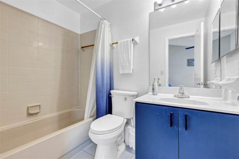 Condo in Orlando, Florida, 2 bedrooms  № 1876307 - photo 26
