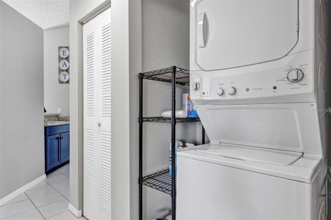 Condo in Orlando, Florida, 2 bedrooms  № 1876307 - photo 17