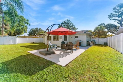 House in Dunedin, Florida 2 bedrooms, 129.78 sq.m. № 1886022 - photo 21