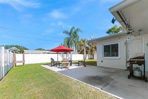 House in Dunedin, Florida 2 bedrooms, 129.78 sq.m. № 1886022 - photo 25