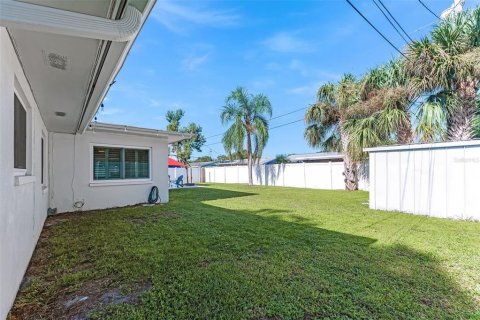 House in Dunedin, Florida 2 bedrooms, 129.78 sq.m. № 1886022 - photo 24