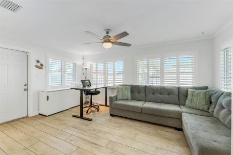 House in Dunedin, Florida 2 bedrooms, 129.78 sq.m. № 1886022 - photo 5