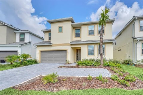 House in Kissimmee, Florida 12 bedrooms, 442.4 sq.m. № 2100645