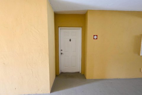 Copropriété à louer à Vero Beach, Floride: 2 chambres, 92.34 m2 № 2352200 - photo 2