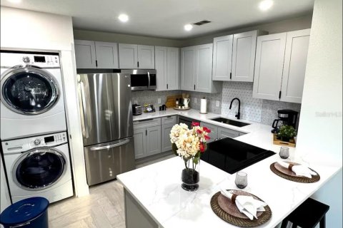 Casa en alquiler en Winter Haven, Florida, 2 dormitorios, 58.16 m2 № 1853651 - foto 3