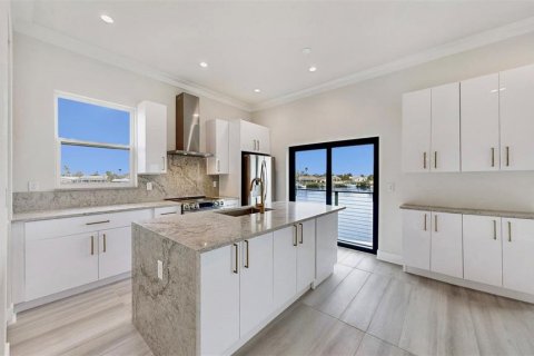 Touwnhouse à louer à Apollo Beach, Floride: 4 chambres, 222.59 m2 № 1757695 - photo 4