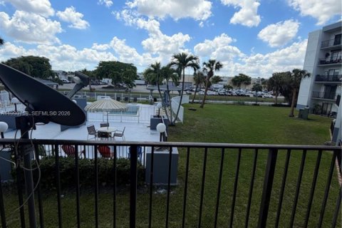 Copropriété à louer à Hialeah, Floride: 2 chambres, 74.32 m2 № 2056796 - photo 18