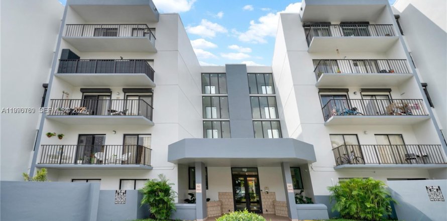 Condo à Hialeah, Floride, 2 chambres № 2056796