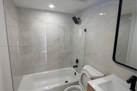 Copropriété à louer à Hialeah, Floride: 2 chambres, 74.32 m2 № 2056796 - photo 12