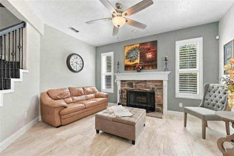 Casa en venta en Apopka, Florida, 5 dormitorios, 328.41 m2 № 2383733 - foto 27