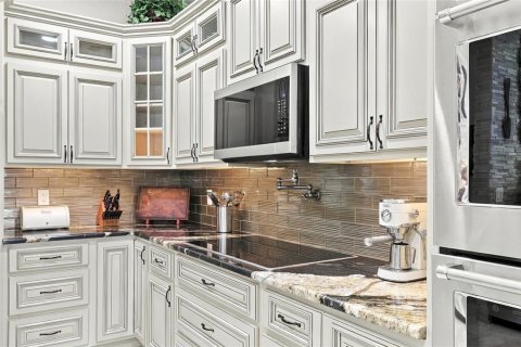 Casa en venta en Apopka, Florida, 5 dormitorios, 328.41 m2 № 2383733 - foto 11