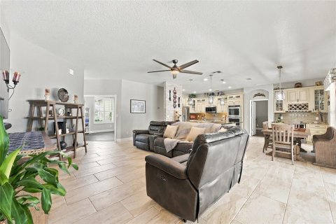Casa en venta en Apopka, Florida, 5 dormitorios, 328.41 m2 № 2383733 - foto 5
