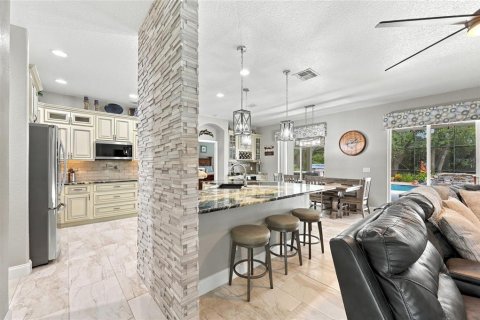 Casa en venta en Apopka, Florida, 5 dormitorios, 328.41 m2 № 2383733 - foto 7