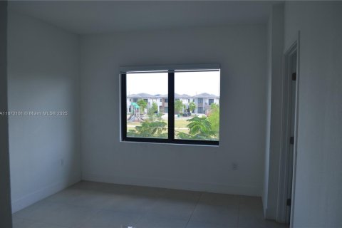 Купить виллу или дом в Флорида-Сити, Флорида 5 спален, 176.7м2, № 2038818 - фото 19