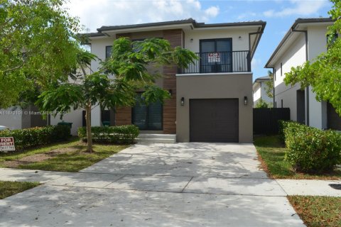 Villa ou maison à Florida City, Floride 5 chambres, 176.7 m2 № 2038818