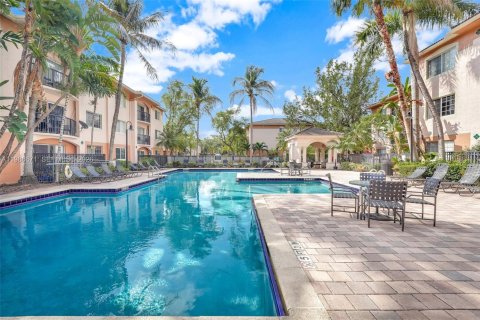 Снять в аренду кондоминиум в Форт-Лодердейл, Флорида 1 спальня, 81.57м2, № 2048373 - фото 19